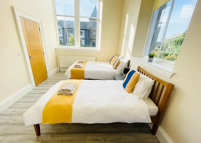 Large Flat In Edinburgh F2
