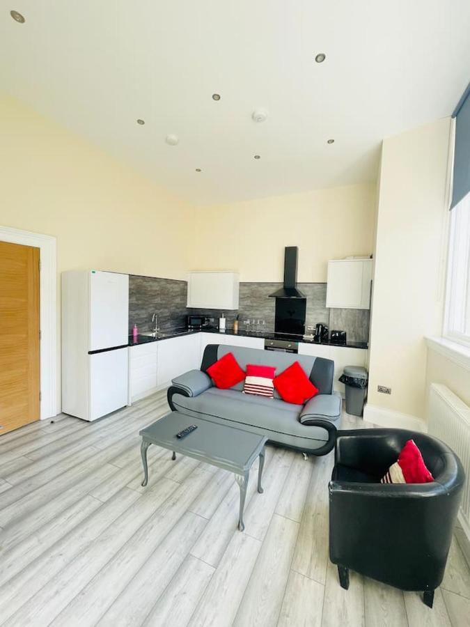Large Flat In F2 Apartamento *